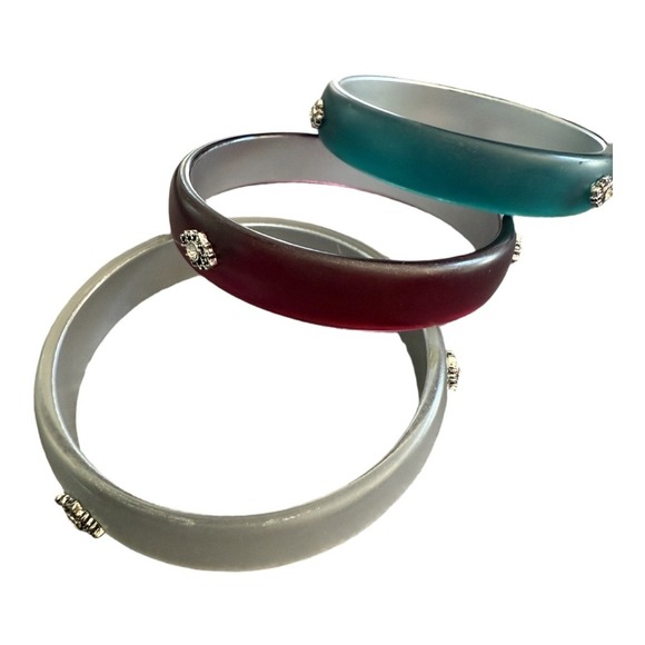 Set of 3 Frosted Bangle Bracelets Rhinestone Blue White Red Avon Acrylic - Picture 3 of 4